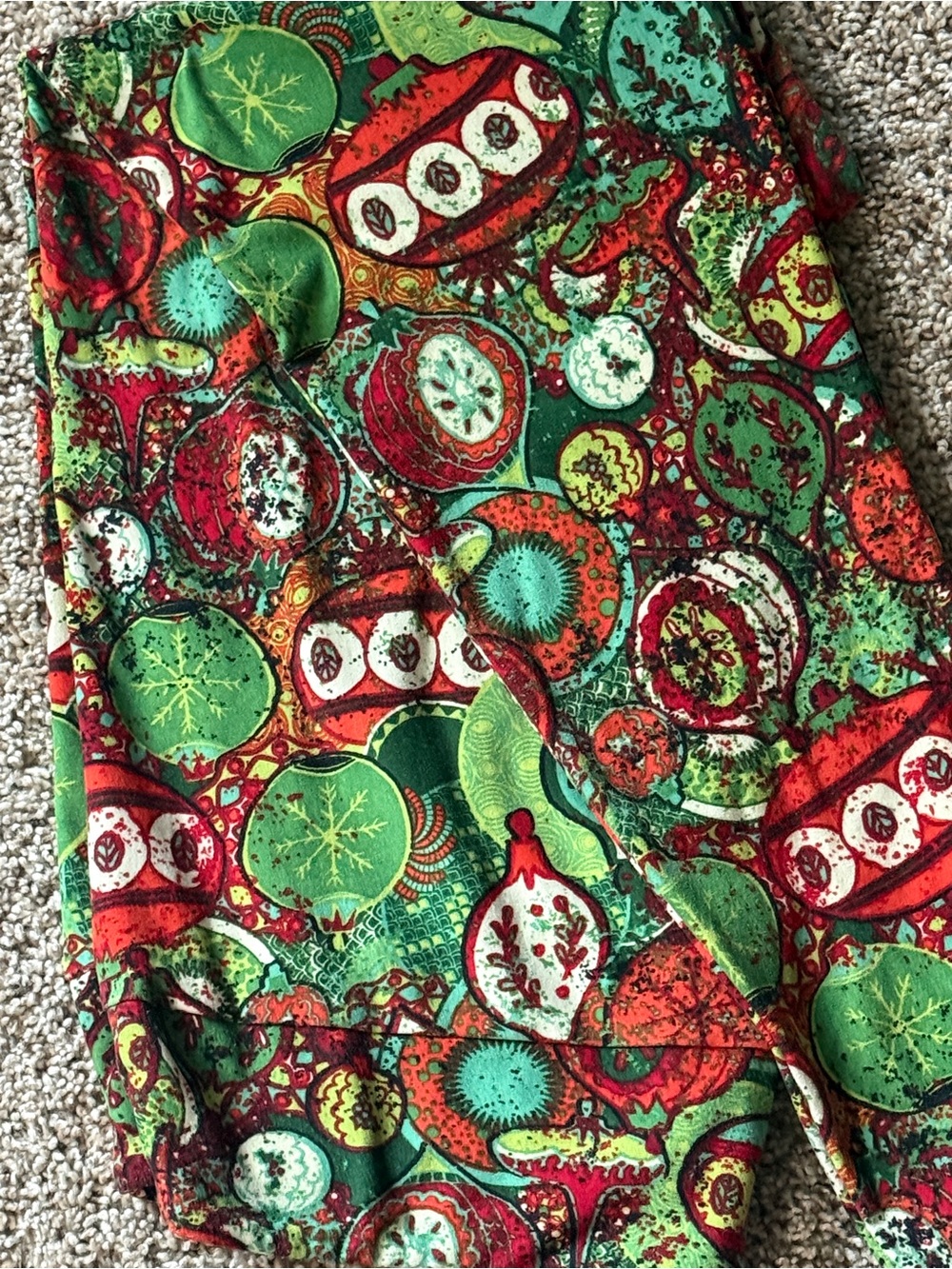 LuLaRoe Leggings Vibrant Green & Red Ornament Print
